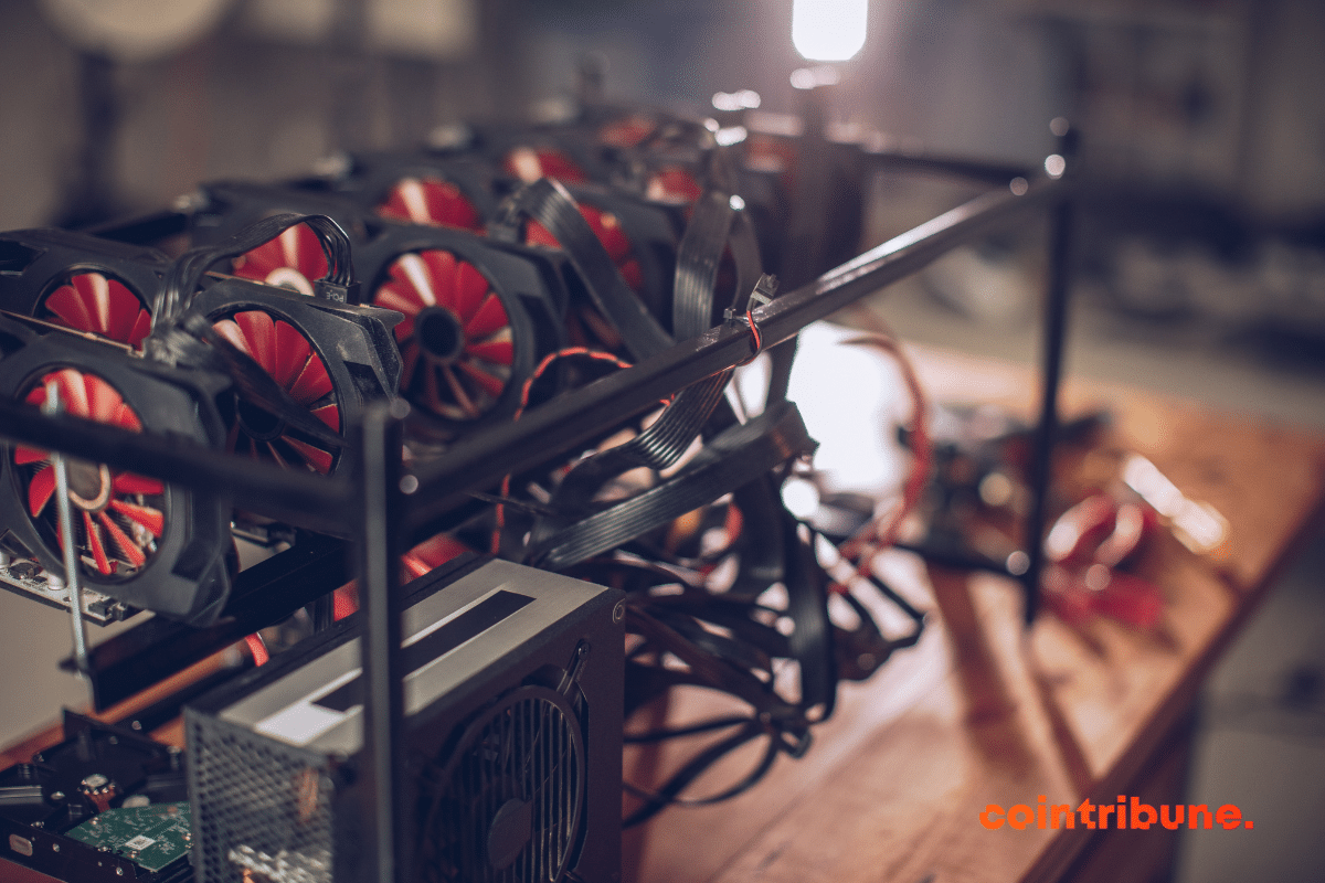 Bitcoin Mining: Revenue Drop and Hashrate Spike